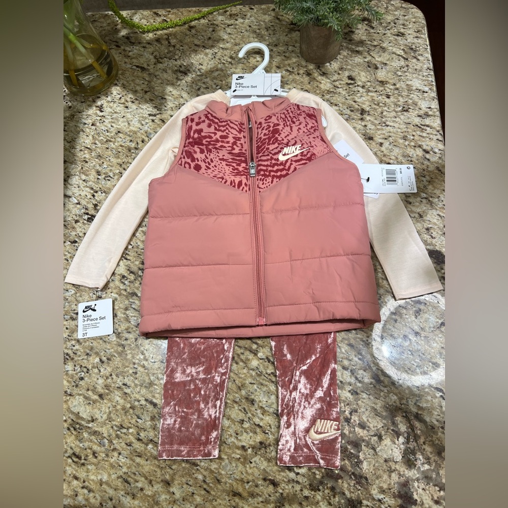 Nike Girls Pink and Cream 3-Piece Matching Set